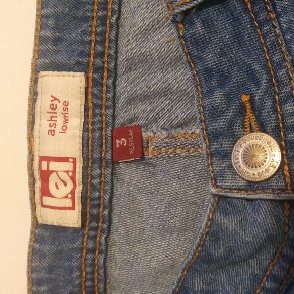 l.e.i. Ashley low-rise denim shorts - Picture 3 of 5